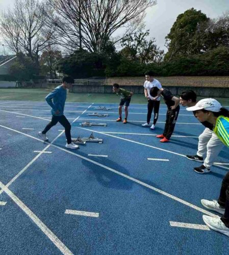 多摩スクールで指導中の黒木コーチ